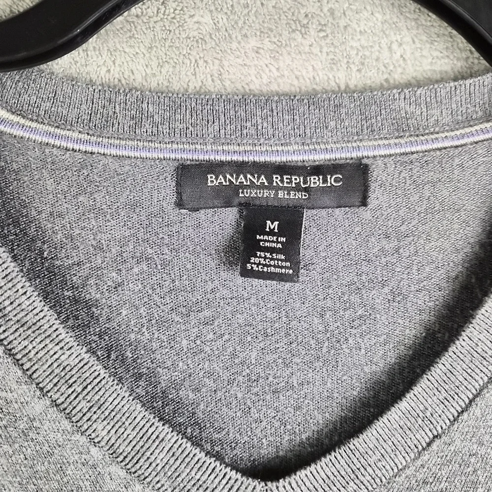 Banana Republic Sweater Mens Medium Gray Silk Cashmere Knit Luxury Blend V Neck